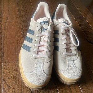 9.5 light pink and black Adidas Gazelle Bold